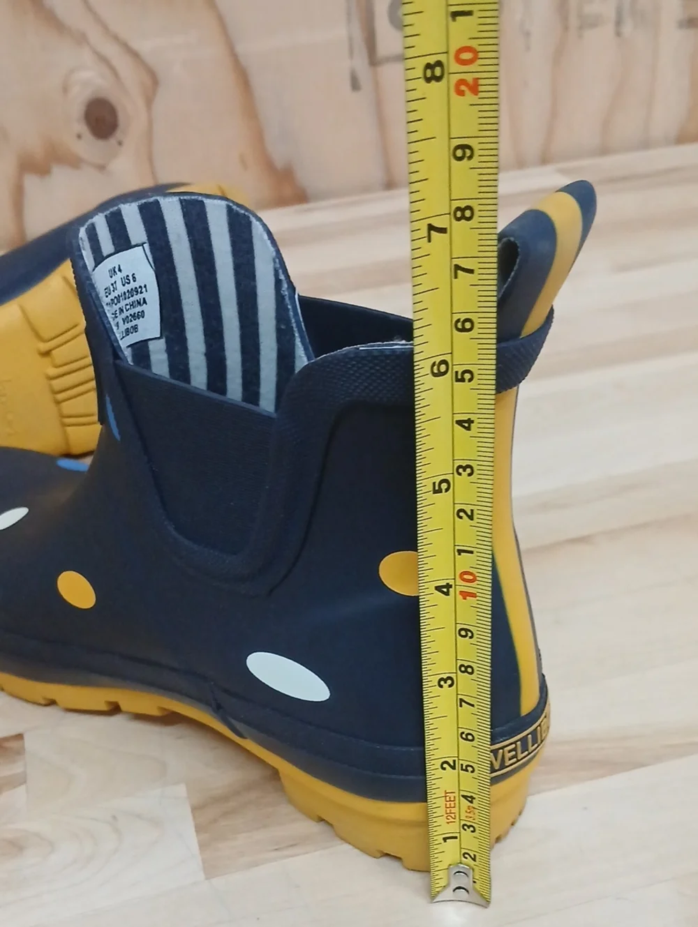 Joules Navy Polka Dot Short Rain Boots with Yellow Soles Size 6